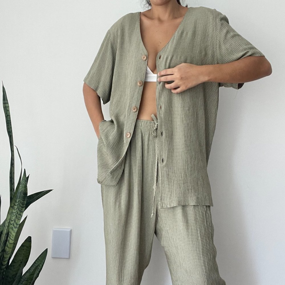 Vintage two piece button front top and trousers matching set - Picture 6 of 10